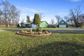 8913 22nd Street SW, Demotte, IN 46310