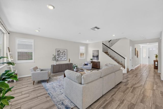 7502 TAPIRO Way, Sacramento, CA 95829
