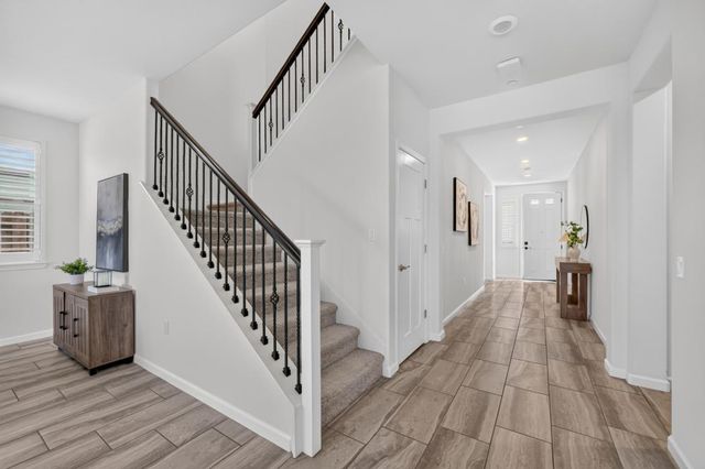 7502 TAPIRO Way, Sacramento, CA 95829