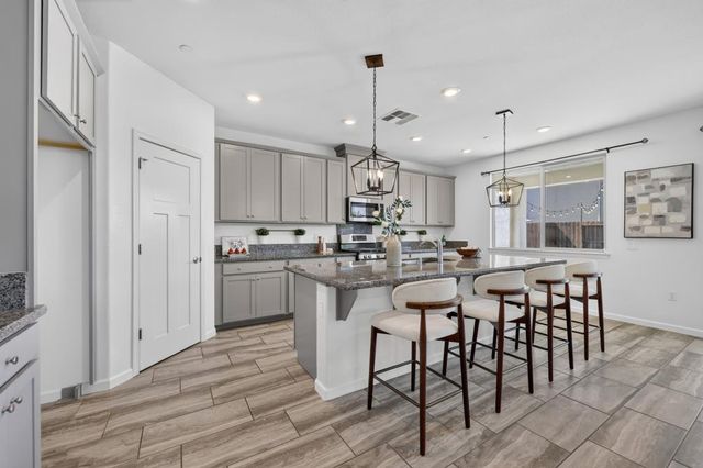 7502 TAPIRO Way, Sacramento, CA 95829