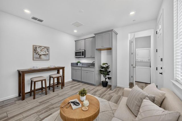 7502 TAPIRO Way, Sacramento, CA 95829