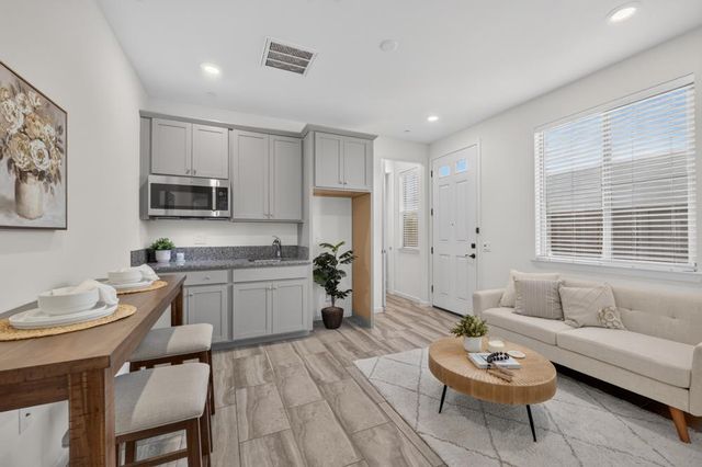 7502 TAPIRO Way, Sacramento, CA 95829