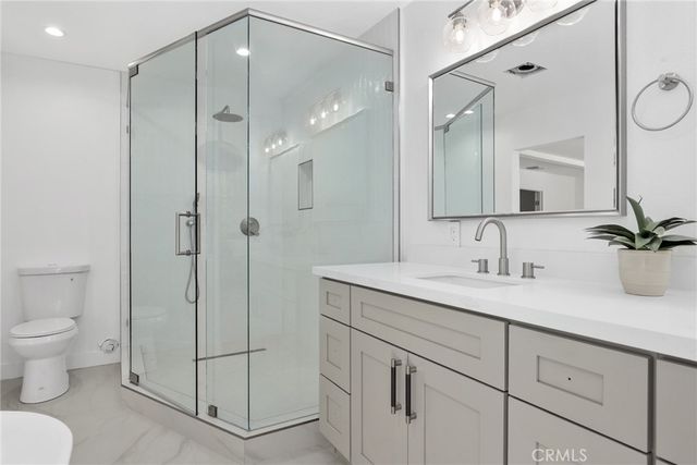 23312 Ostronic, Woodland Hills, CA 91367