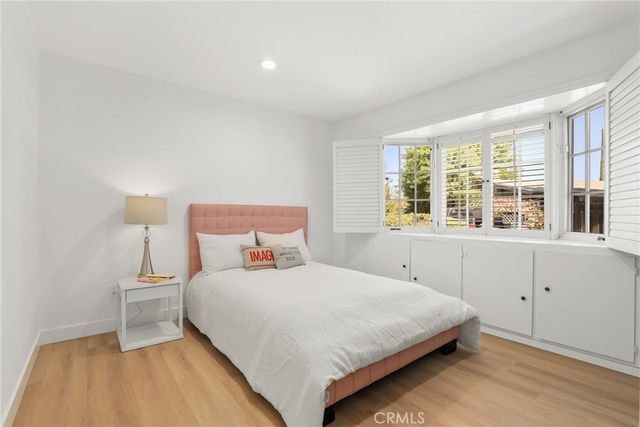 23312 Ostronic, Woodland Hills, CA 91367