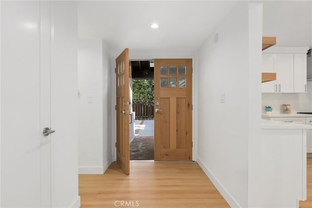 23312 Ostronic, Woodland Hills, CA 91367