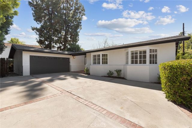 23312 Ostronic, Woodland Hills, CA 91367