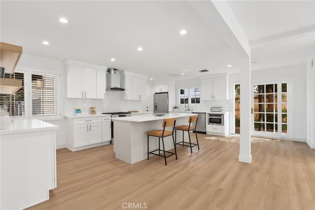 23312 Ostronic, Woodland Hills, CA 91367