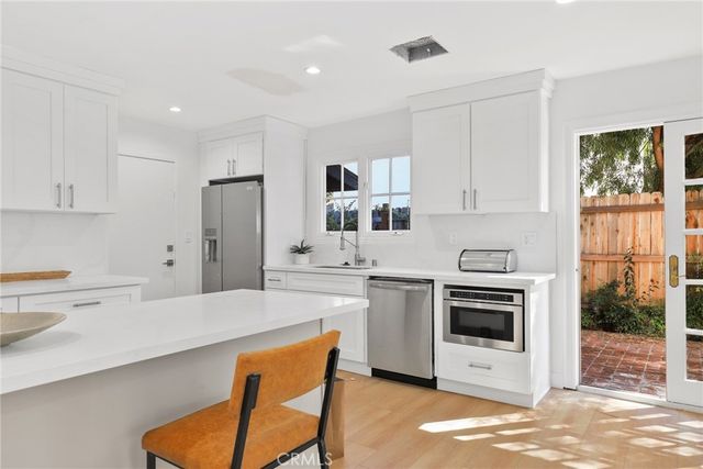 23312 Ostronic, Woodland Hills, CA 91367