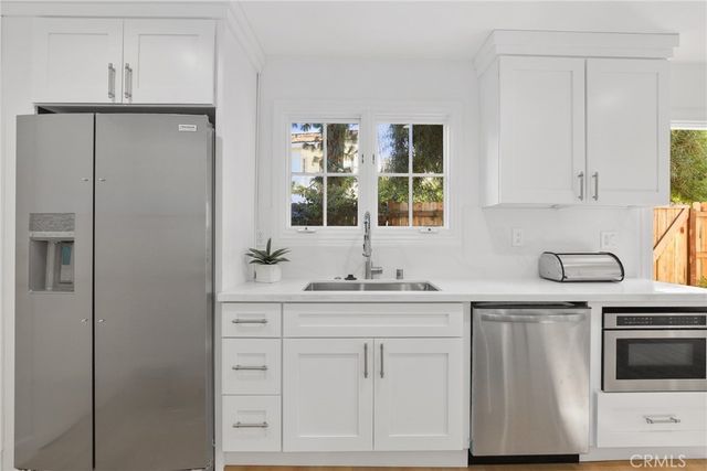 23312 Ostronic, Woodland Hills, CA 91367