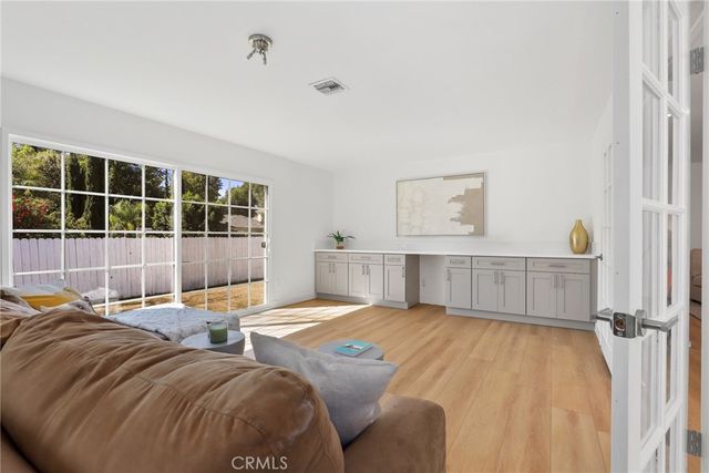 23312 Ostronic, Woodland Hills, CA 91367