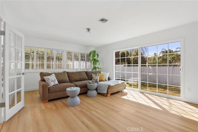23312 Ostronic, Woodland Hills, CA 91367