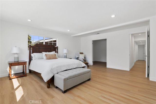 23312 Ostronic, Woodland Hills, CA 91367