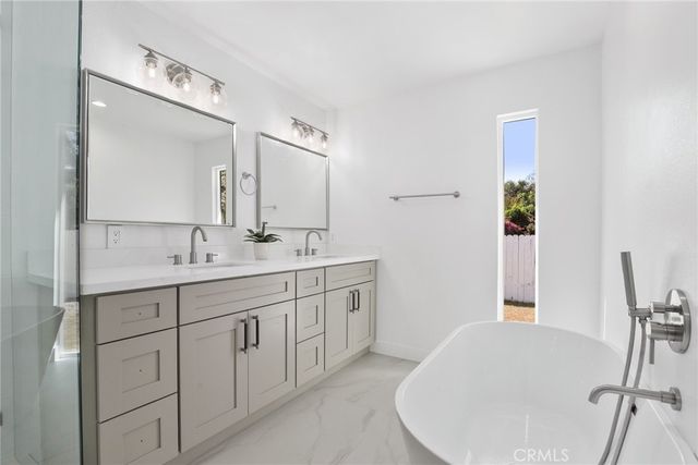 23312 Ostronic, Woodland Hills, CA 91367