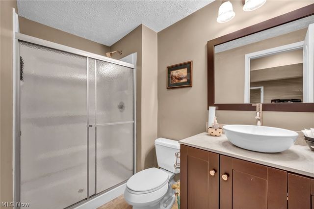 880 Shadow Creek Trail, Amherst, OH 44001