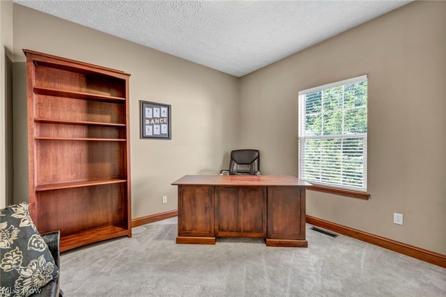 880 Shadow Creek Trail, Amherst, OH 44001