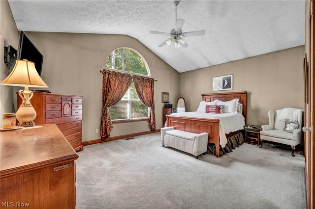 880 Shadow Creek Trail, Amherst, OH 44001
