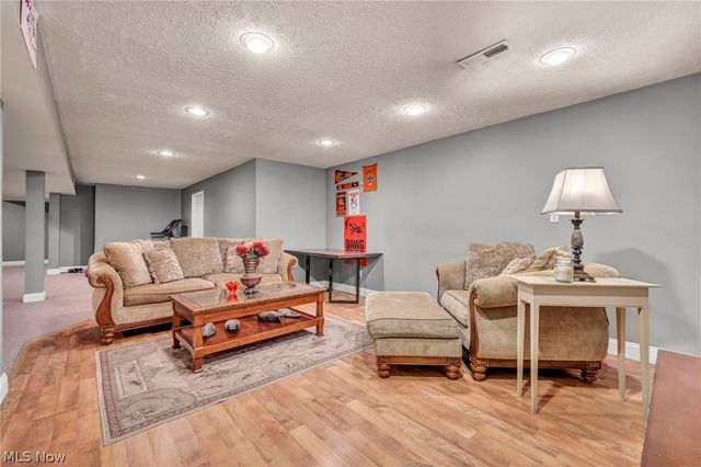 880 Shadow Creek Trail, Amherst, OH 44001