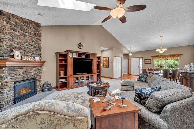 880 Shadow Creek Trail, Amherst, OH 44001