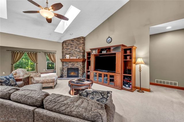 880 Shadow Creek Trail, Amherst, OH 44001