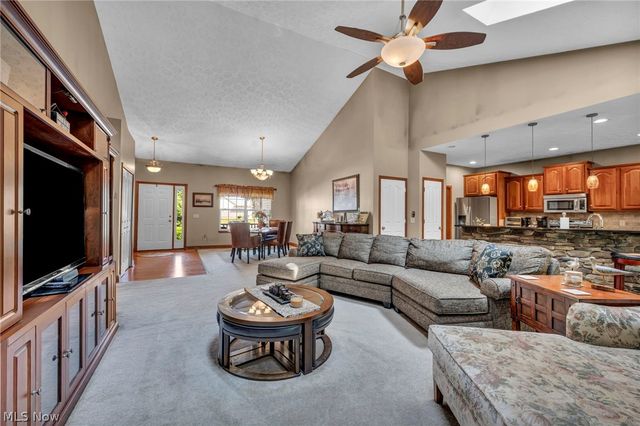 880 Shadow Creek Trail, Amherst, OH 44001