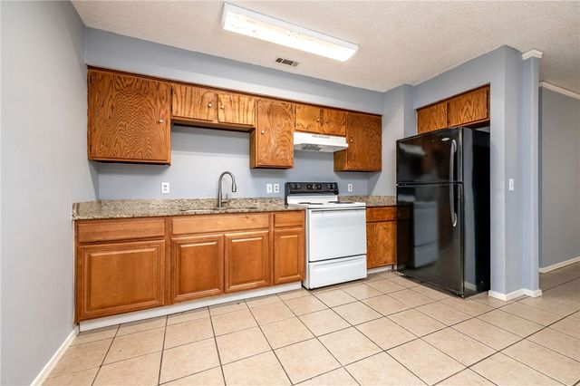 3408 W Olive Street, Rogers, AR 72756