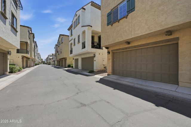 1673 E DOGWOOD Lane, Gilbert, AZ 85295