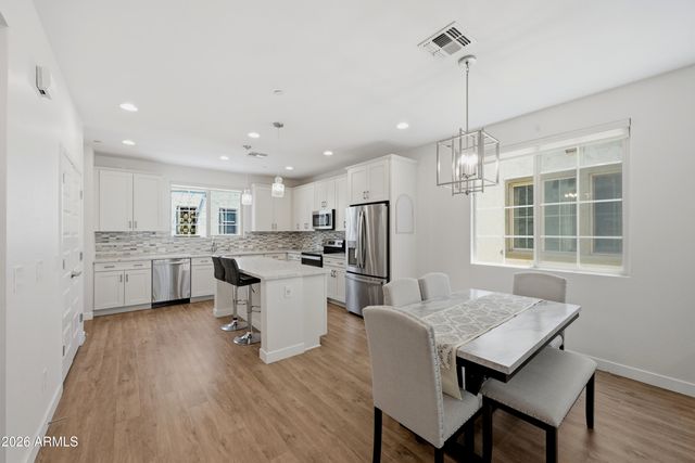 1673 E DOGWOOD Lane, Gilbert, AZ 85295
