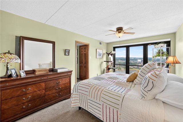 1000 Grandview Ave 802, Mt Washington, PA 15211