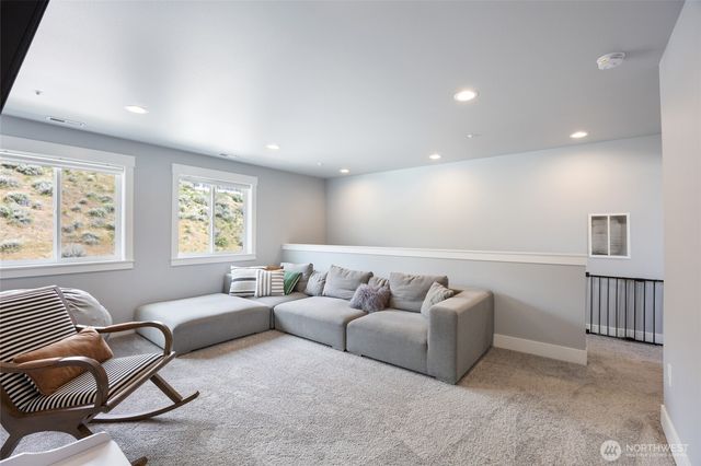 2436 Berkley Loop, East Wenatchee, WA 98802