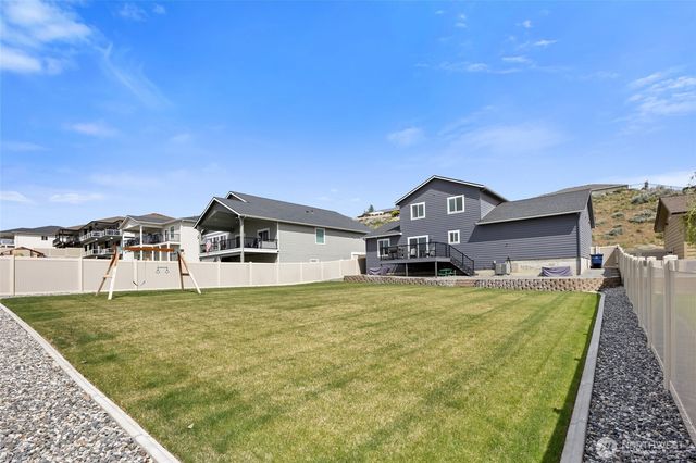 2436 Berkley Loop, East Wenatchee, WA 98802