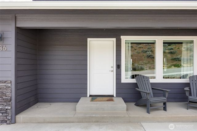 2436 Berkley Loop, East Wenatchee, WA 98802