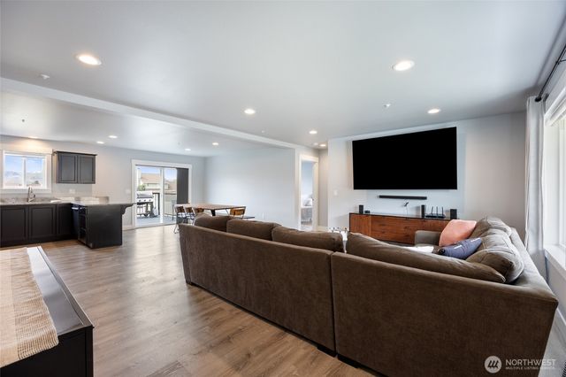 2436 Berkley Loop, East Wenatchee, WA 98802