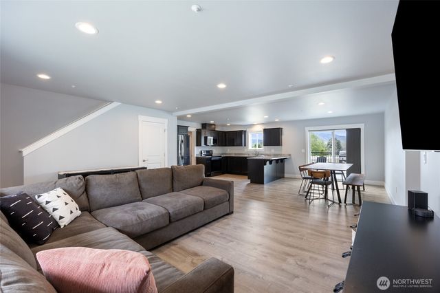 2436 Berkley Loop, East Wenatchee, WA 98802