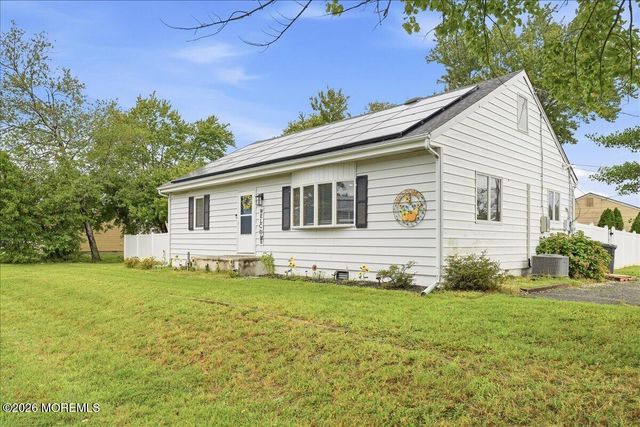 552 Lloyd Road, Toms River, NJ 08753