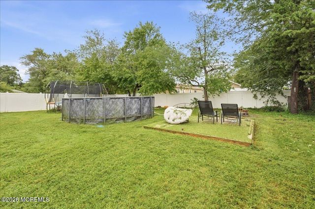552 Lloyd Road, Toms River, NJ 08753