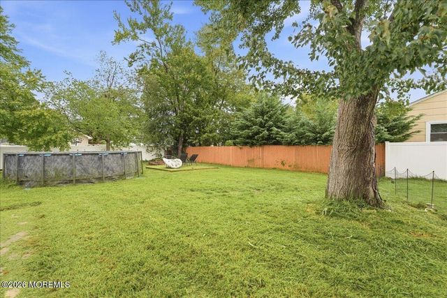 552 Lloyd Road, Toms River, NJ 08753