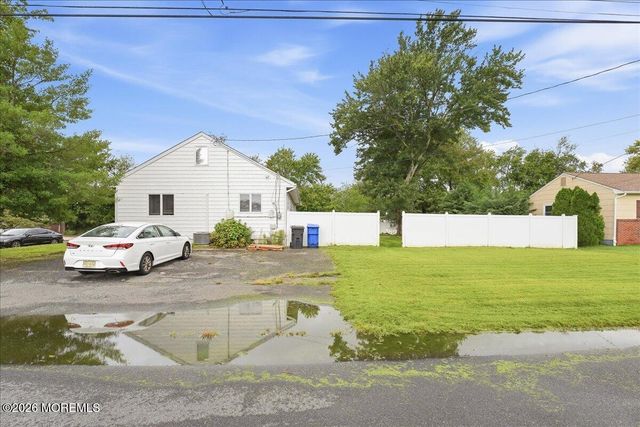 552 Lloyd Road, Toms River, NJ 08753