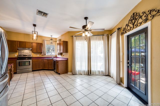 7711 Southerland, San Antonio, TX 78250