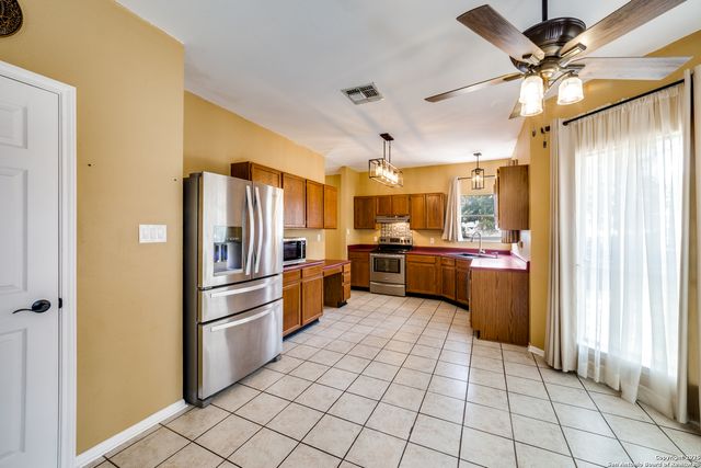 7711 Southerland, San Antonio, TX 78250