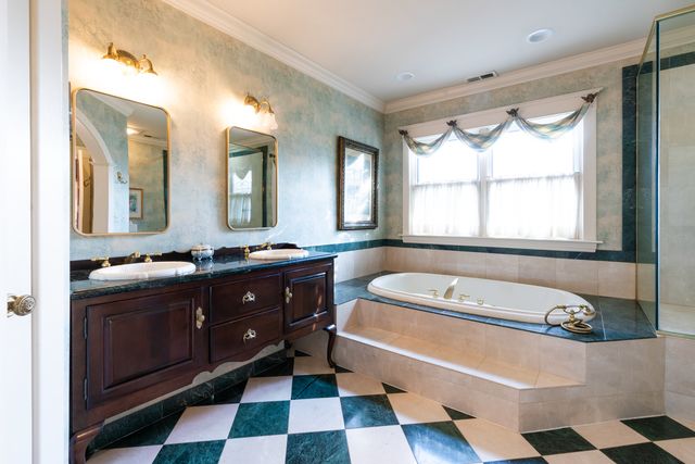 300 E Euclid Avenue, Arlington Heights, IL 60004