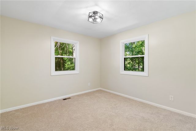 1075 River Road, Lake Milton, OH 44429