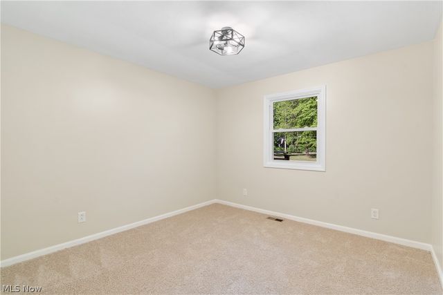 1075 River Road, Lake Milton, OH 44429