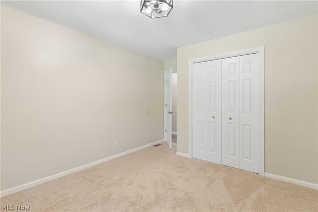 1075 River Road, Lake Milton, OH 44429