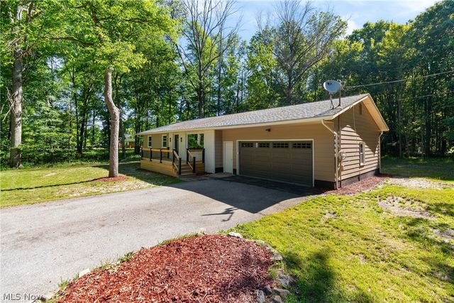 1075 River Road, Lake Milton, OH 44429