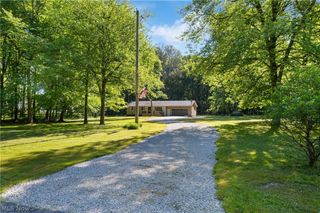1075 River Road, Lake Milton, OH 44429