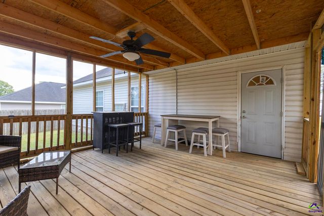 304 Laurel Woods Drive, Warner Robins, GA 31088