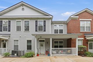 206 Sonie Dr, Ohio Twp, PA 15143