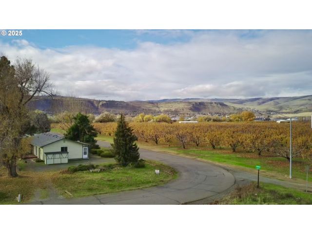 506 F St, Dallesport, WA 98617