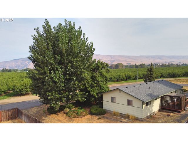 506 F St, Dallesport, WA 98617