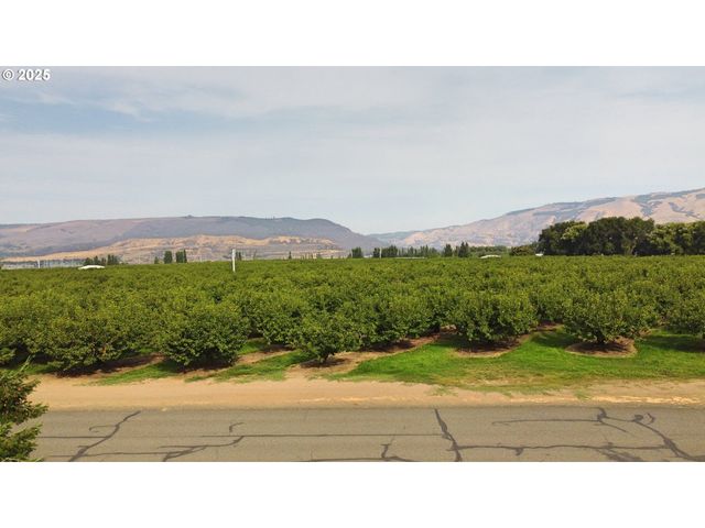 506 F St, Dallesport, WA 98617